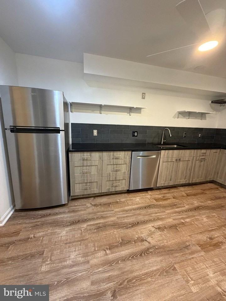 2900 Shipmaster Way #116 - Photo 6 of 19