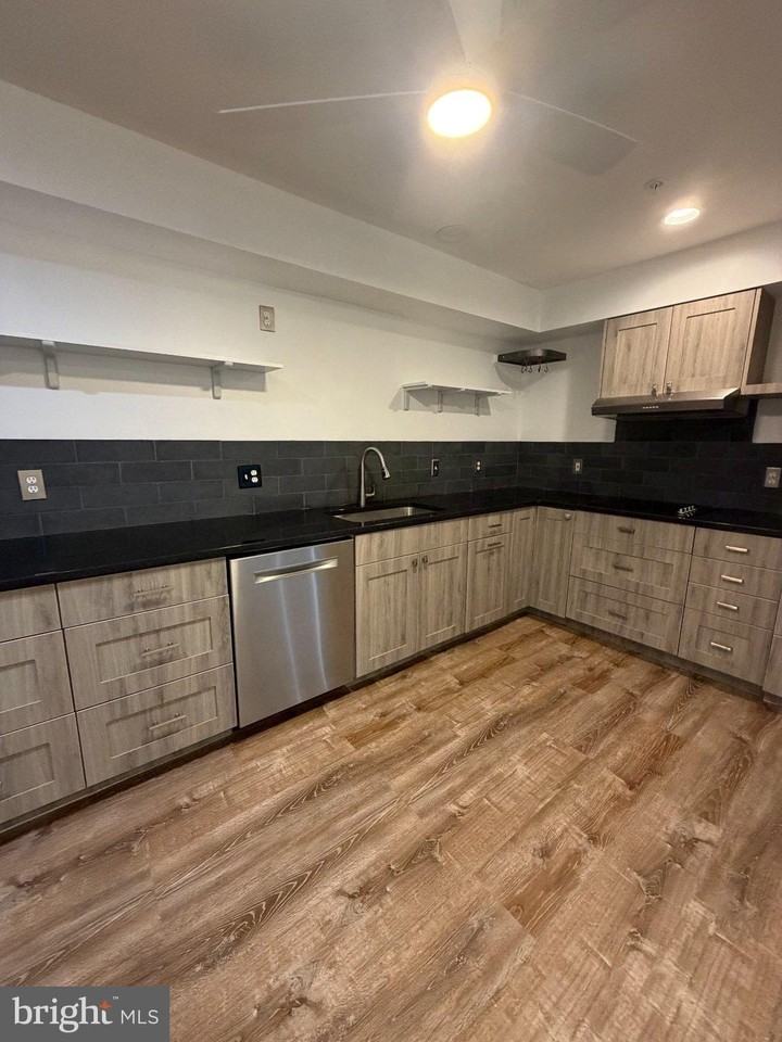 2900 Shipmaster Way #116 - Photo 7 of 19