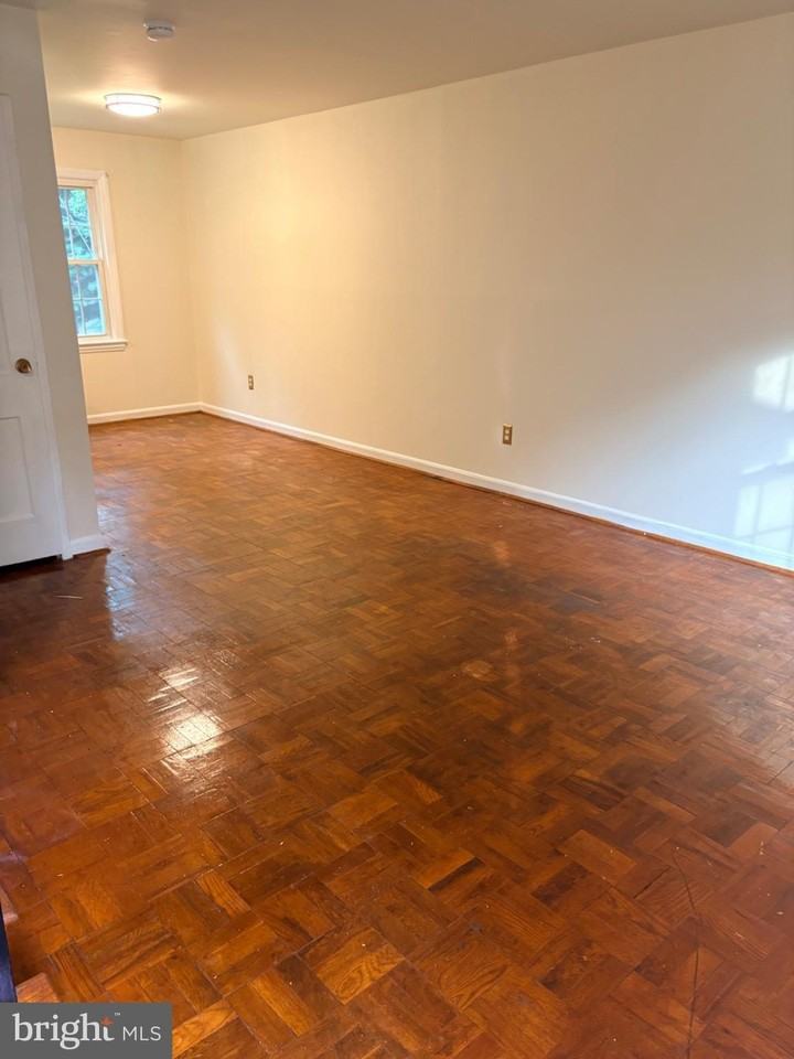 1846 E West Hwy #1846 - Photo 3 of 5