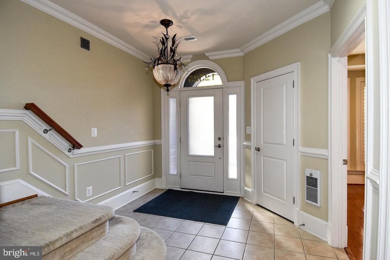 12525 Linda View Ln - Photo 7 of 50
