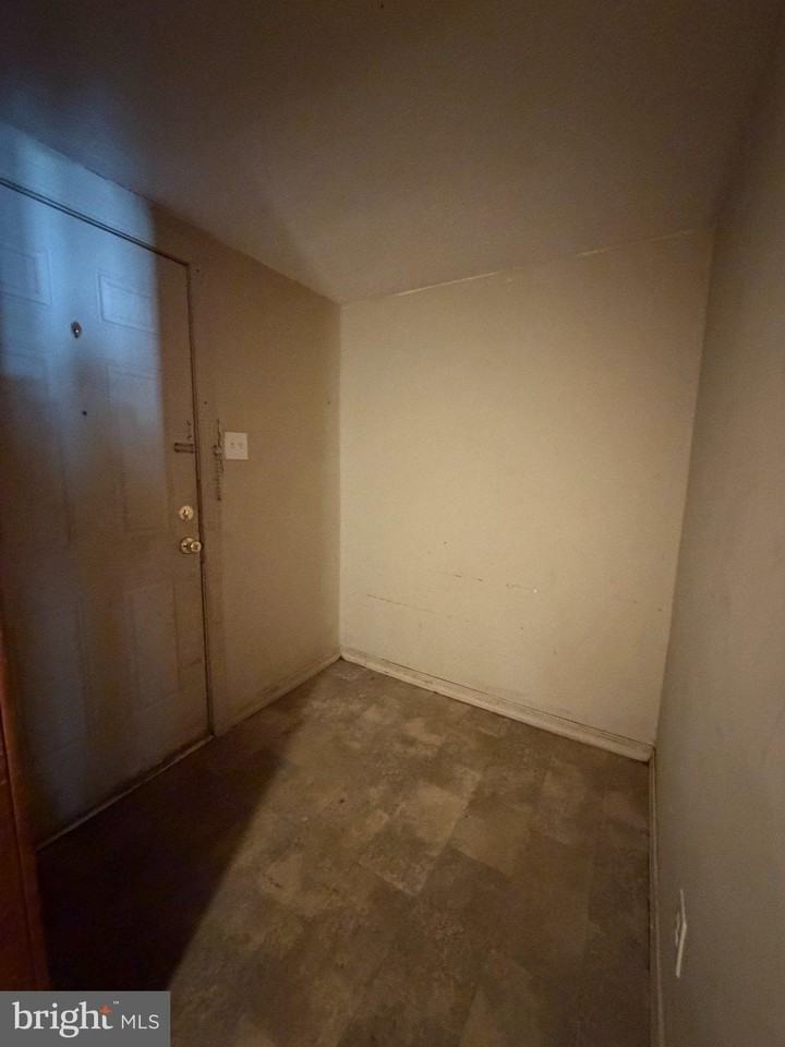 312 E Broadway #4 - Photo 2 of 11