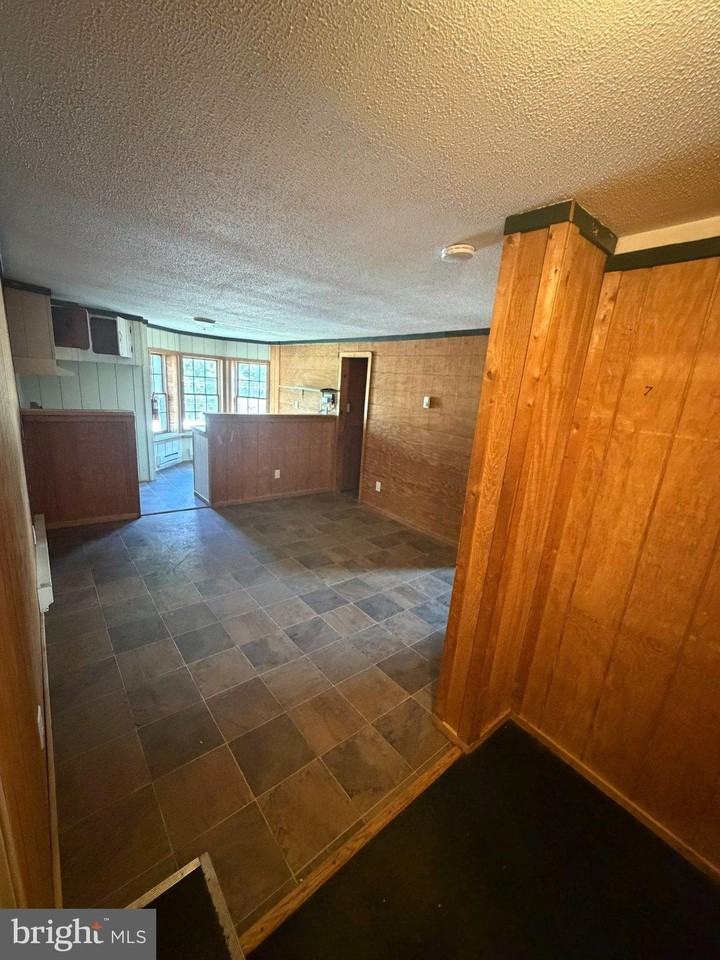 312 E Broadway #4 - Photo 3 of 11