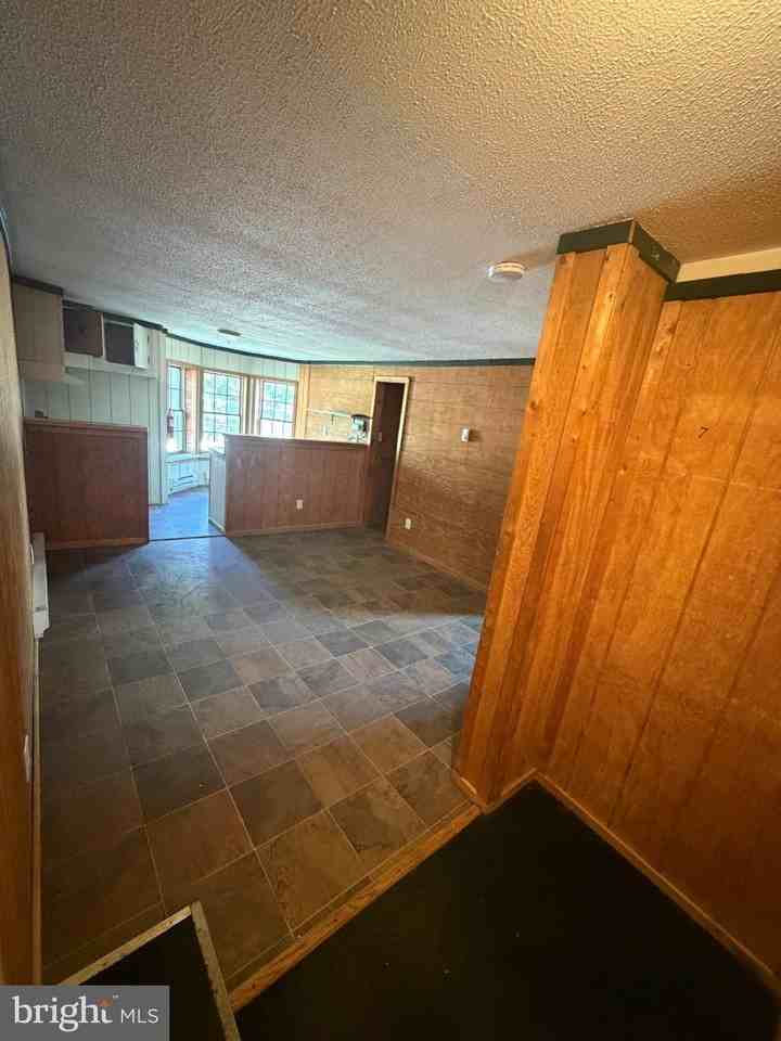 312 E Broadway #4 - Photo 4 of 11