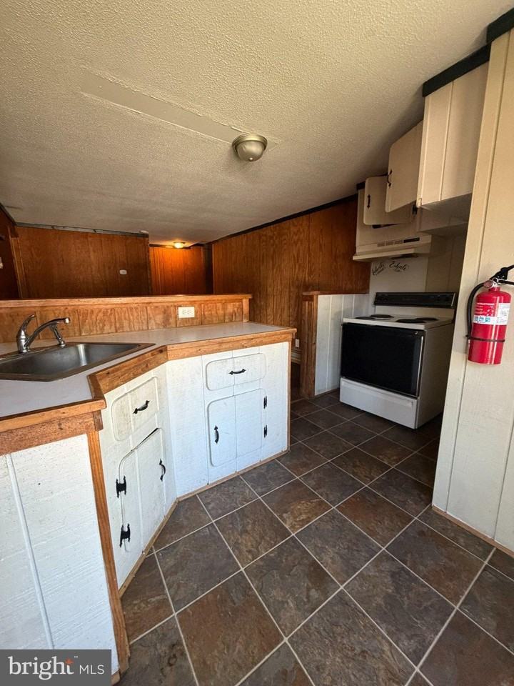312 E Broadway #4 - Photo 6 of 11