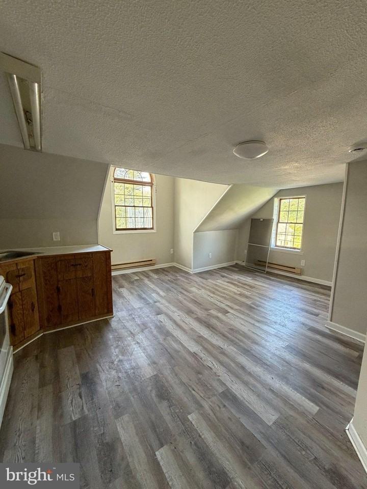 312 E Broadway #5 - Photo 2 of 9