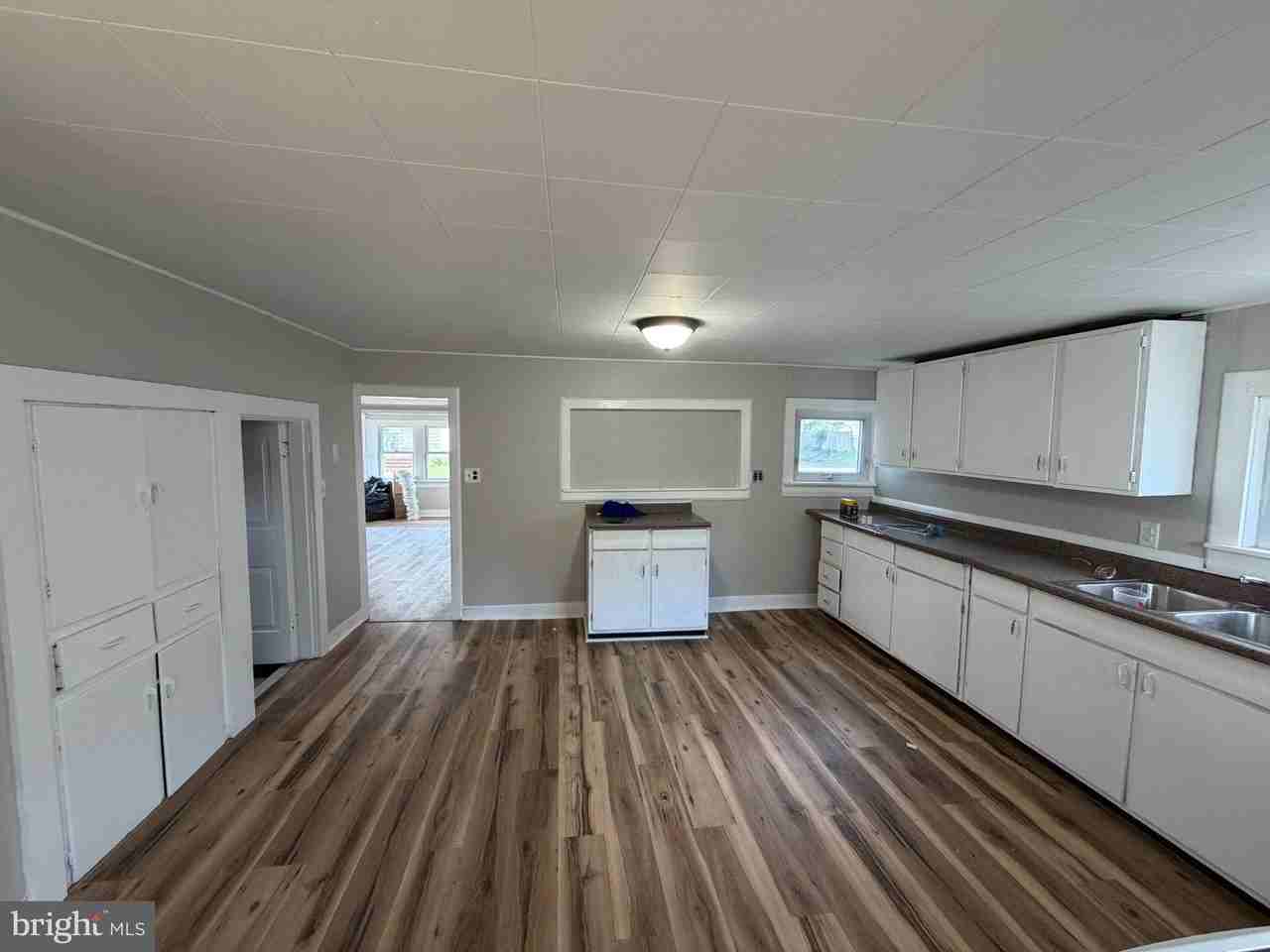 21 E Pittsfield St - Photo 4 of 14
