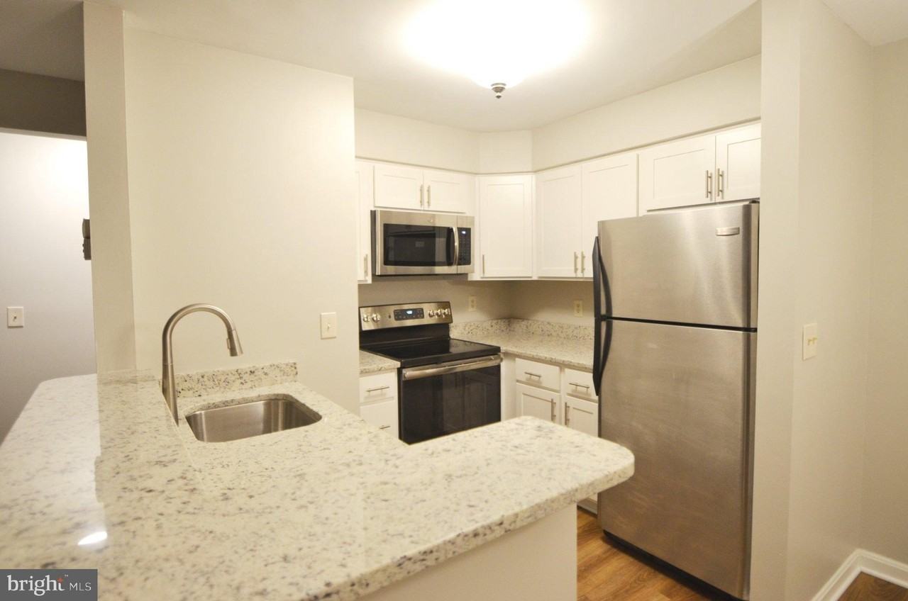 6920 Mary Caroline Cir #H - Photo 2 of 23