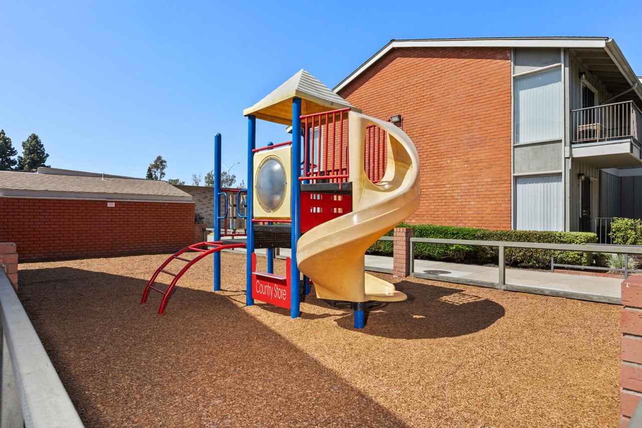 Welcome Home to Regency West Apartments - Photo 4 of 6