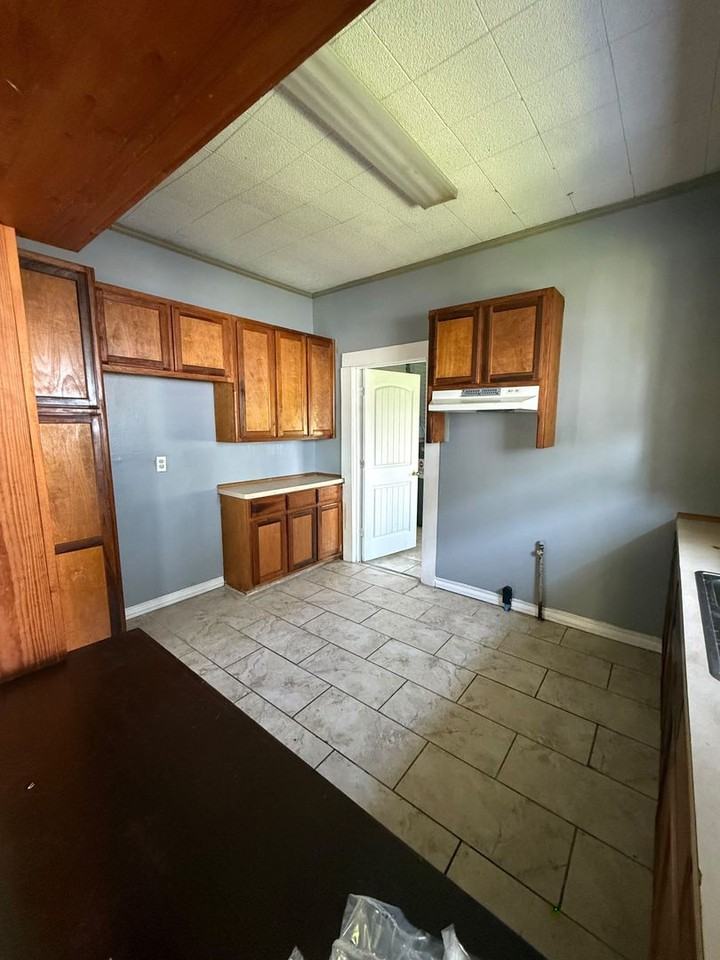 1637 17th St - Photo 6 of 21