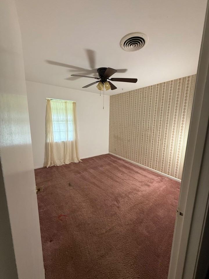 188 Louise St - Photo 5 of 10