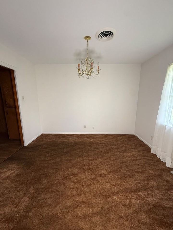 188 Louise St - Photo 6 of 10