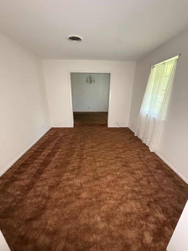 188 Louise St - Photo 7 of 10