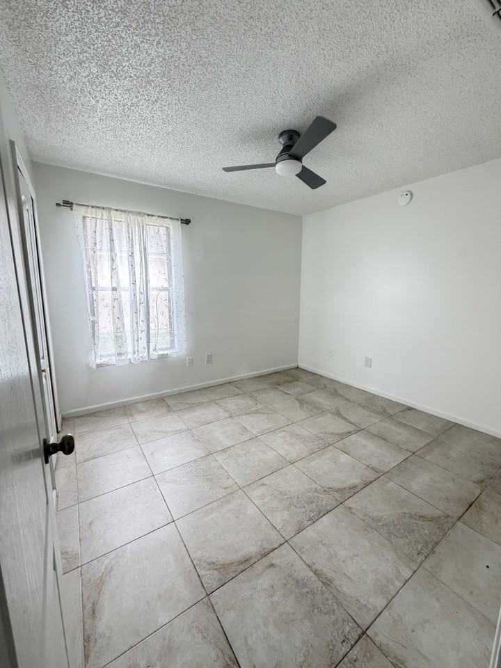 3391 Shauna Oaks Dr #1 - Photo 5 of 24