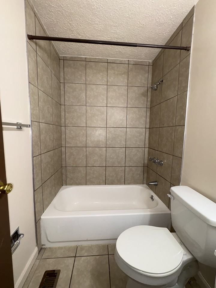 1590 Beatrice Drive - Photo 3 of 11