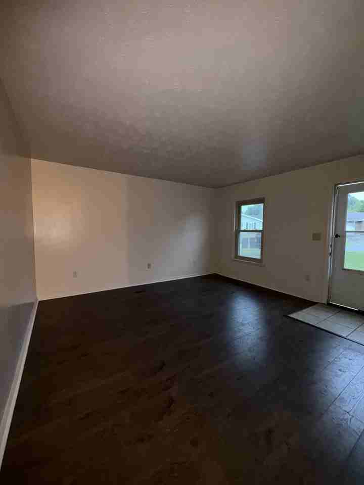 1590 Beatrice Drive - Photo 4 of 11