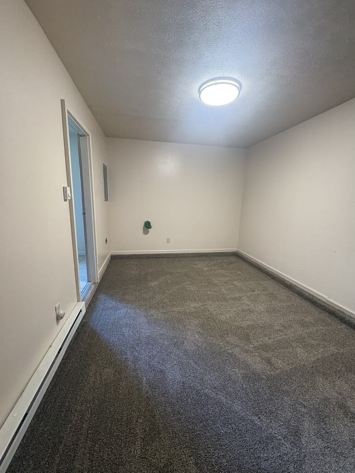 1590 Beatrice Drive - Photo 6 of 11