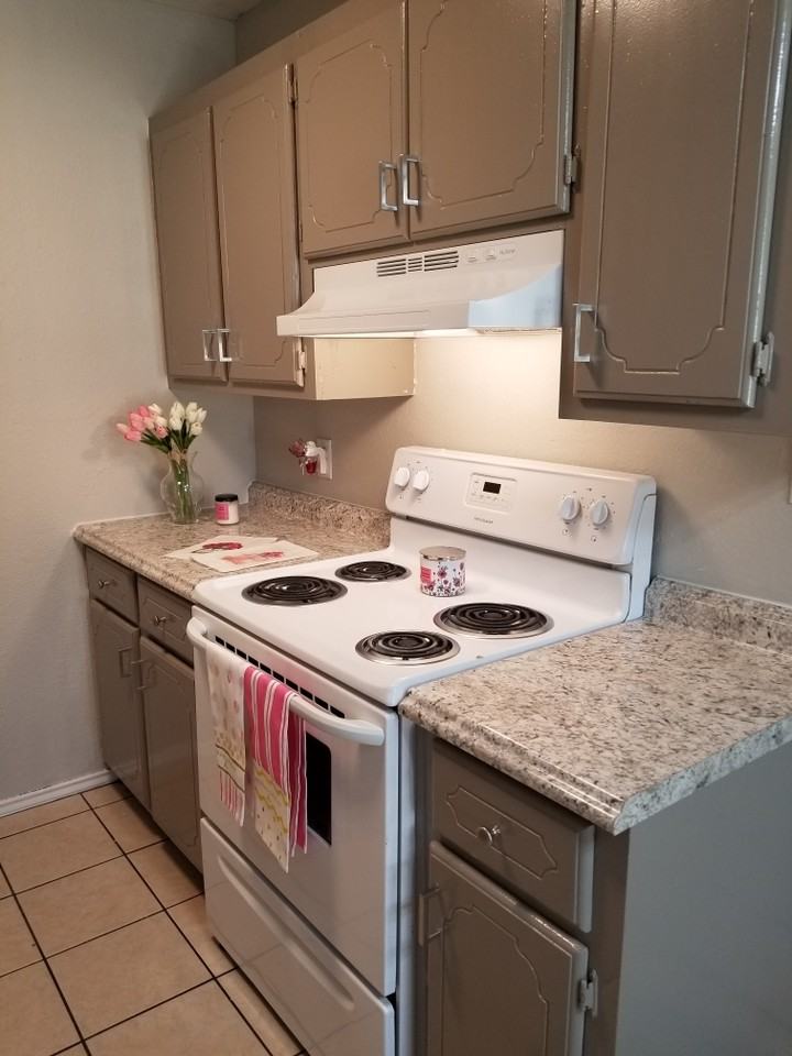 918 W Caffery Ave #2 - Photo 4 of 12