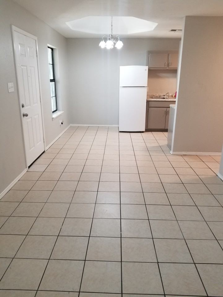 918 W Caffery Ave #2 - Photo 7 of 12