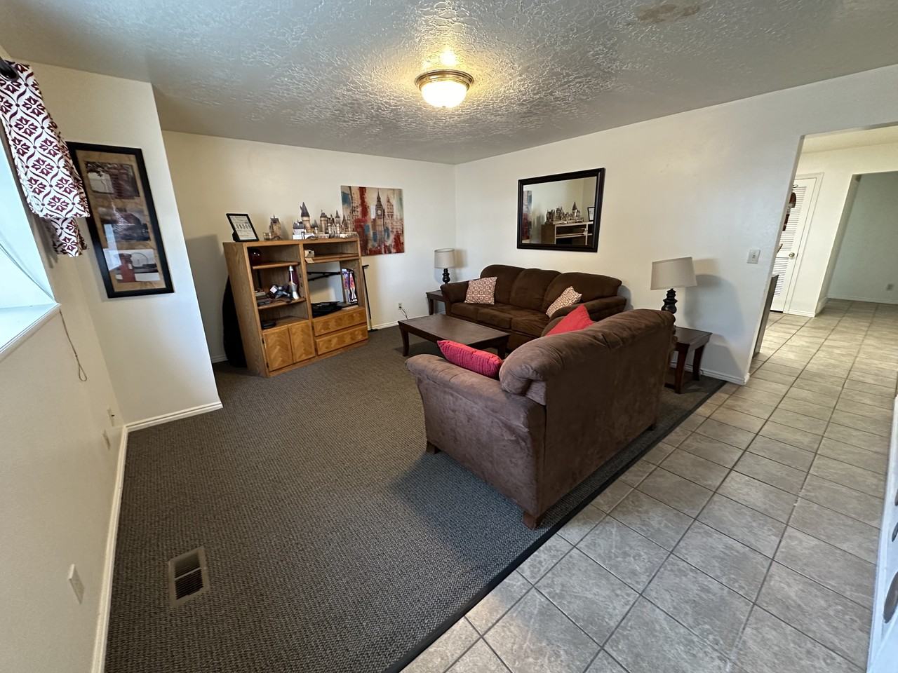 536 Ne, Unitbedroom B - Photo 2 of 13