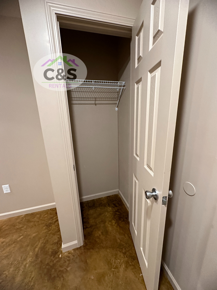 601 N 12th St #4 - Photo 5 of 21