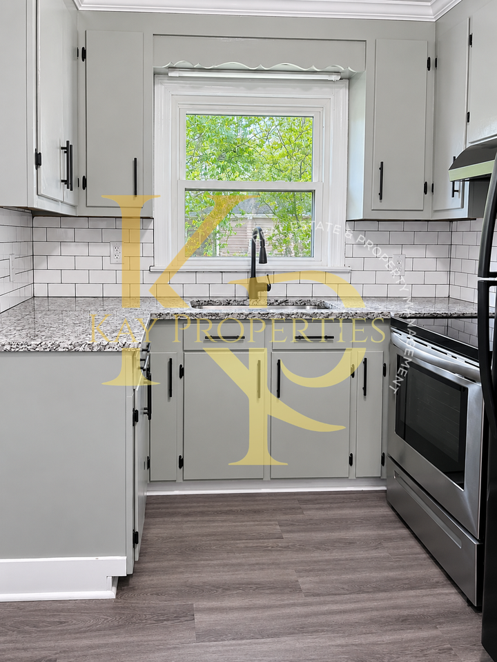 501 S Dennis St - Photo 3 of 6