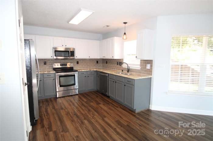 7830 Shiny Meadow Ln - Photo 6 of 10