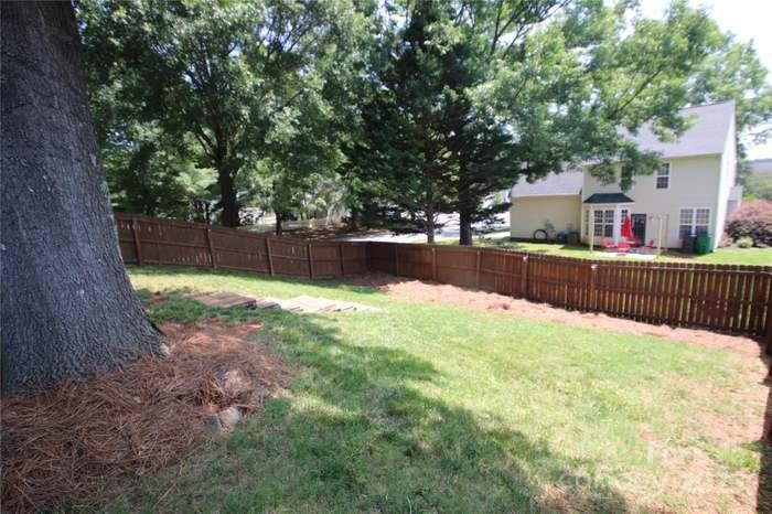 7830 Shiny Meadow Ln - Photo 7 of 10