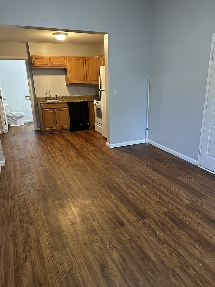 10 Macomb St #5 - Photo 3 of 10