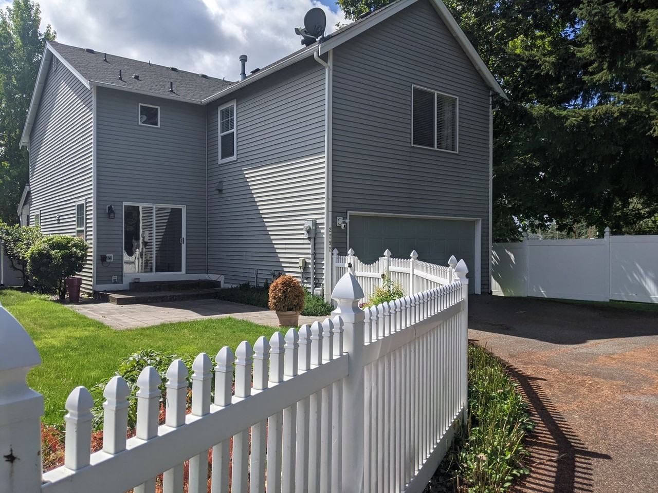 2292 Palisade Blvd - Photo 3 of 34