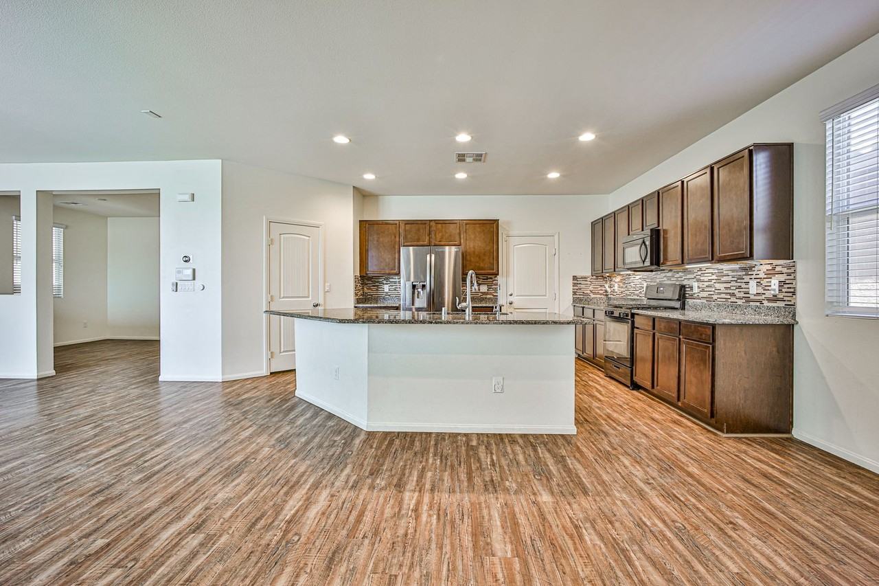 4409 Duck Harbor Ave - Photo 5 of 37