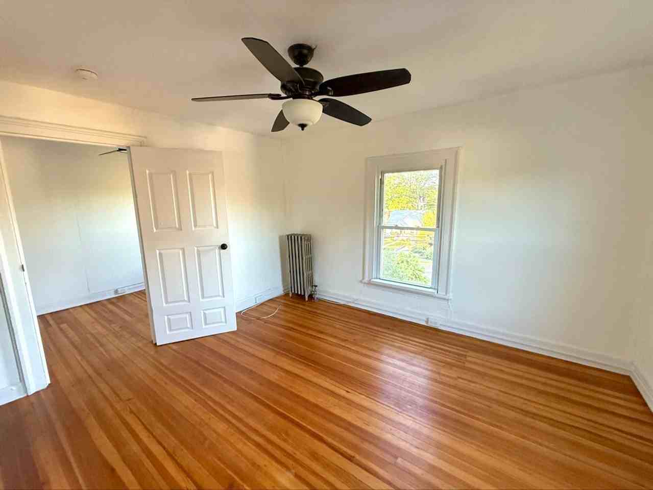 184 Hurley Ave - Photo 5 of 10