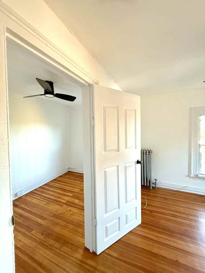 184 Hurley Ave - Photo 6 of 10