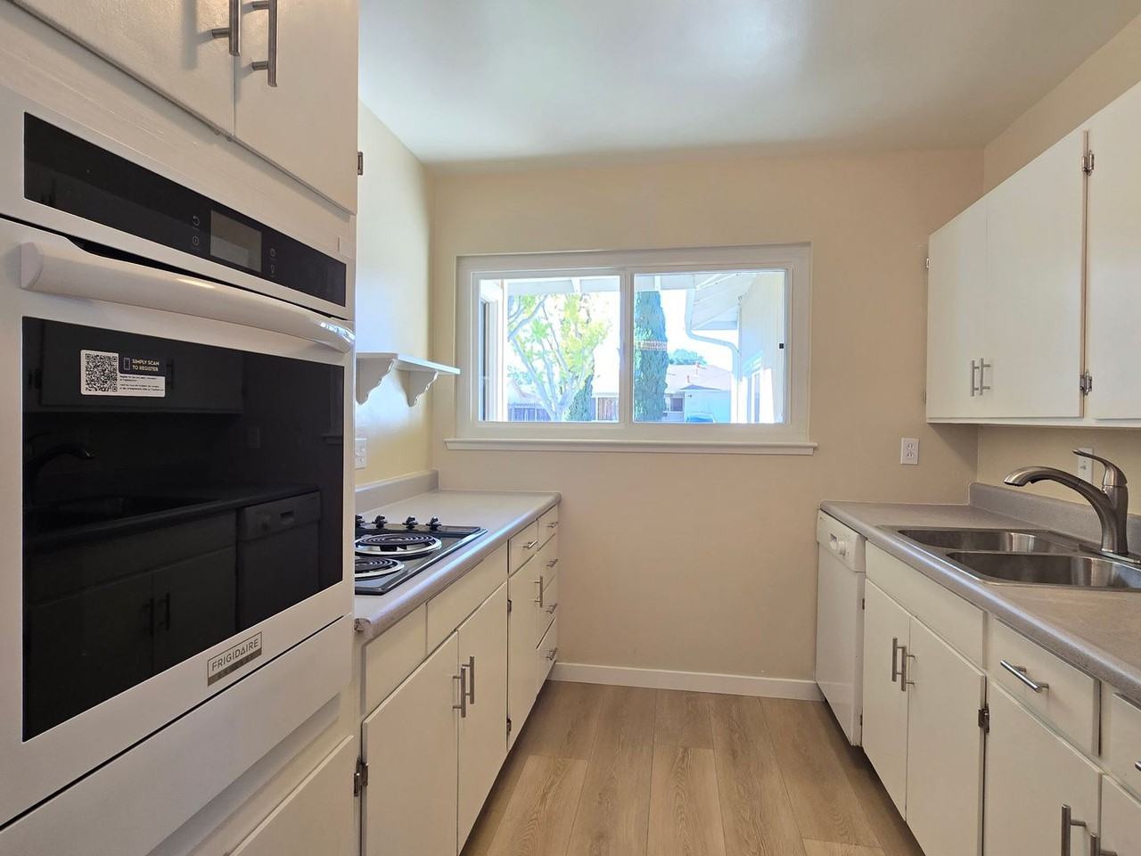 1668 Heron Ave - Photo 2 of 10