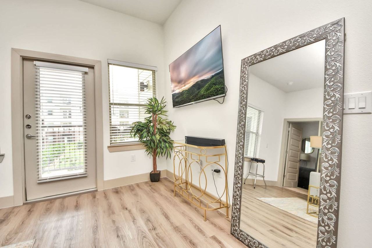 18210 Park Row Dr #1604373P - Photo 3 of 39