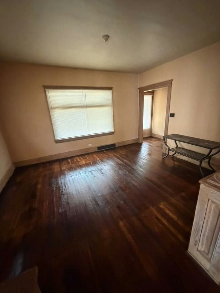6925 Harvard Ave #1 - Photo 4 of 11