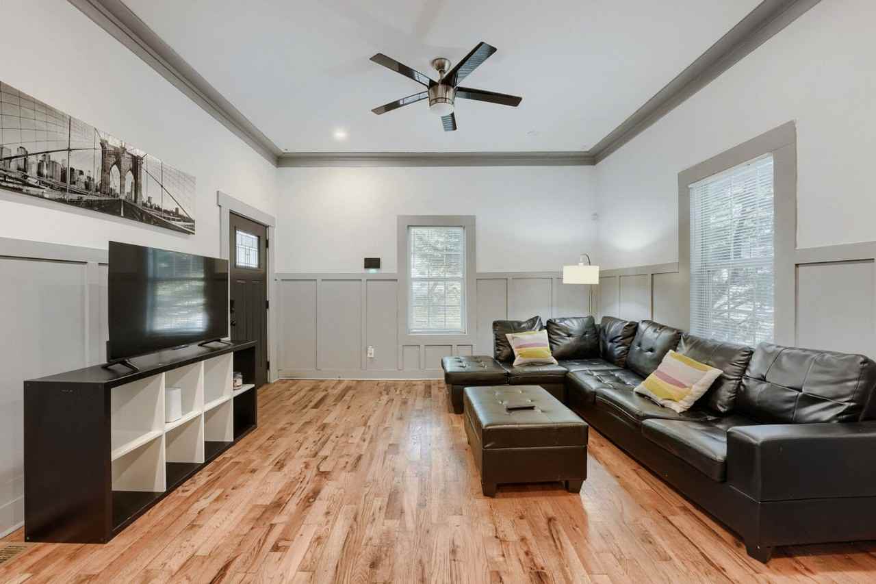 988 Coleman St Sw #1642560P - Photo 3 of 21