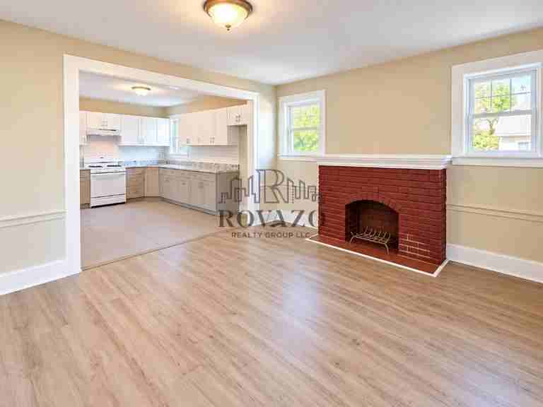 48 Hopkins Place #1D - Photo 3 of 11
