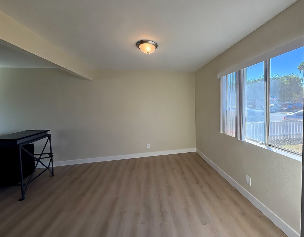 311 Campbell Way #1 - Photo 4 of 12