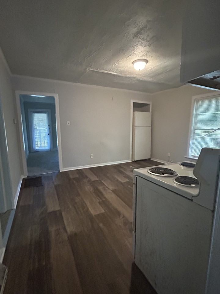 692 Luck Rd - Photo 4 of 10