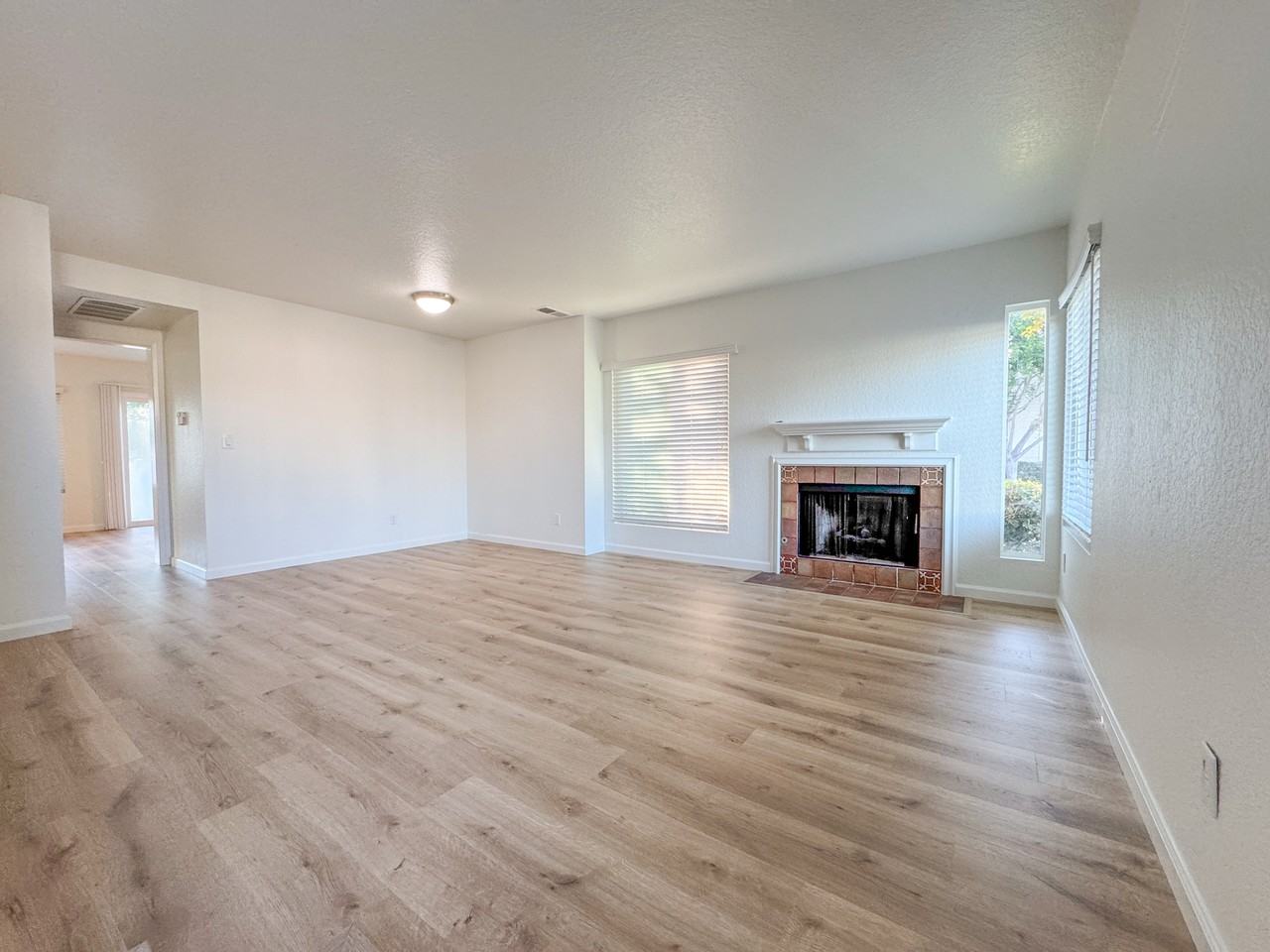 6938 Carnation Dr - Photo 4 of 29