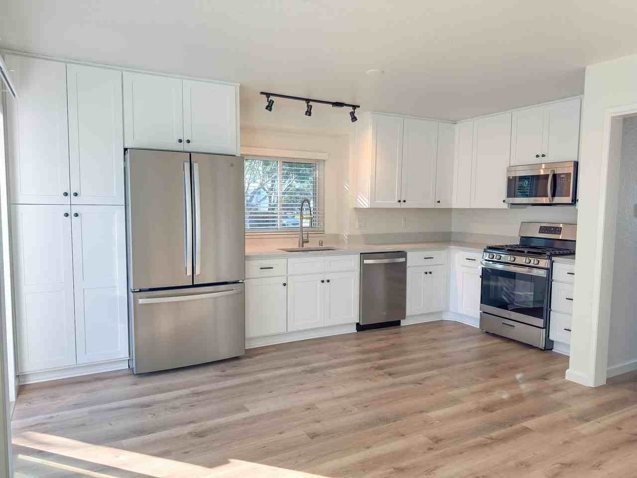 6938 Carnation Dr - Photo 7 of 29