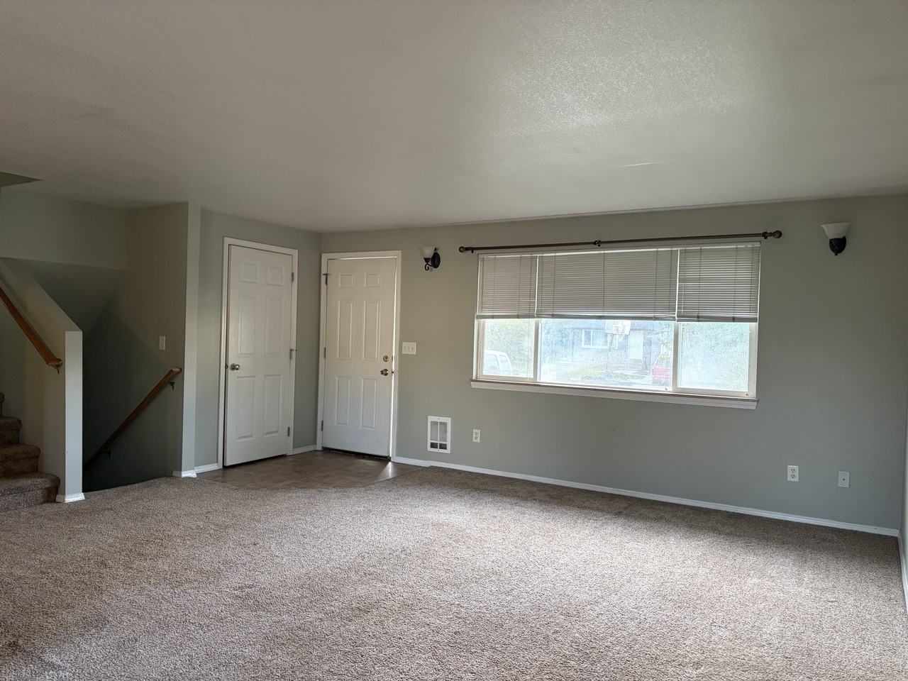 2714 N Perrine Ct #1 - Photo 3 of 7