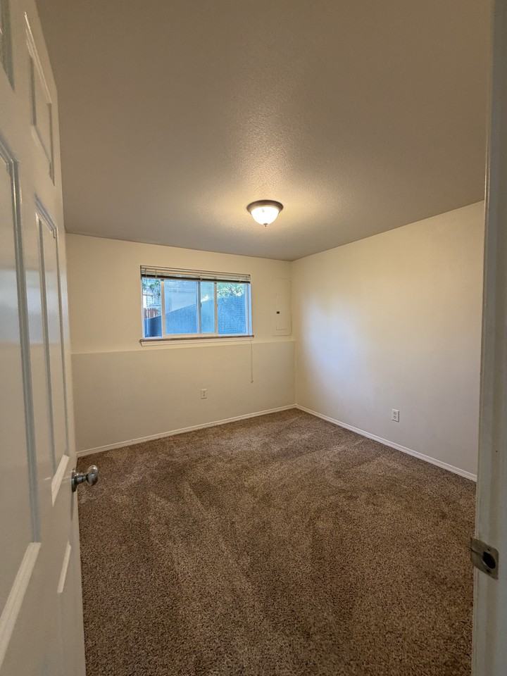 2714 N Perrine Ct #1 - Photo 6 of 7
