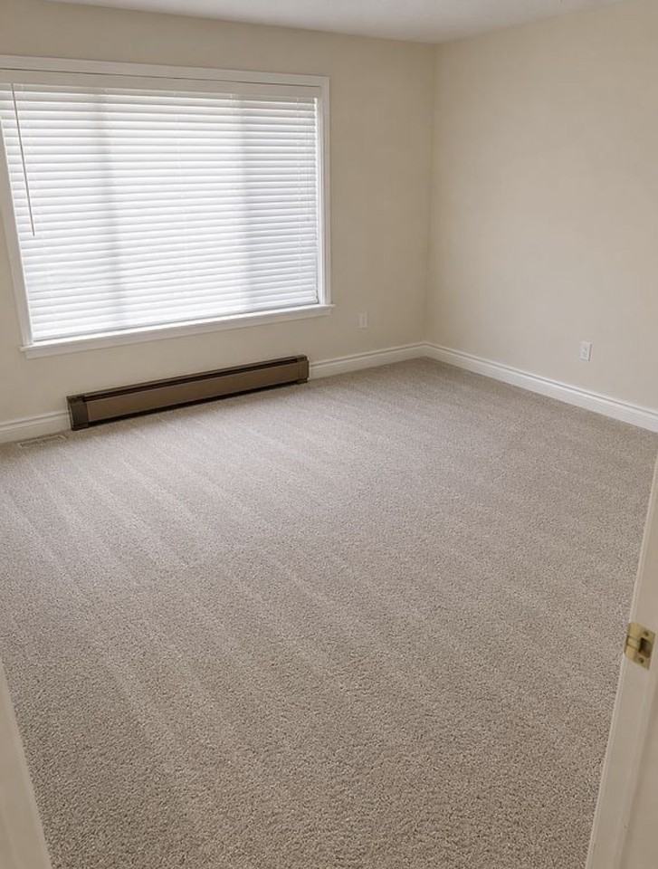 1378 Cambridge Ct - Photo 2 of 22