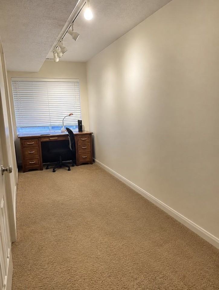 1378 Cambridge Ct - Photo 5 of 22