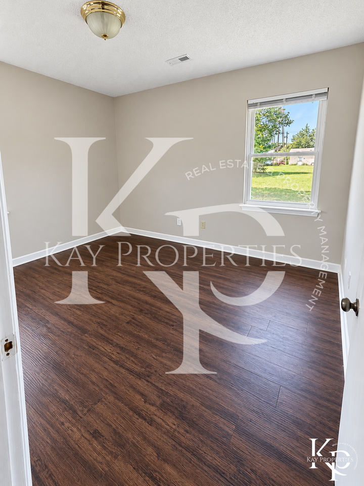1326 Maple St #1326 - Photo 7 of 10