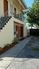 516 20th Street #B - Photo 2 of 4