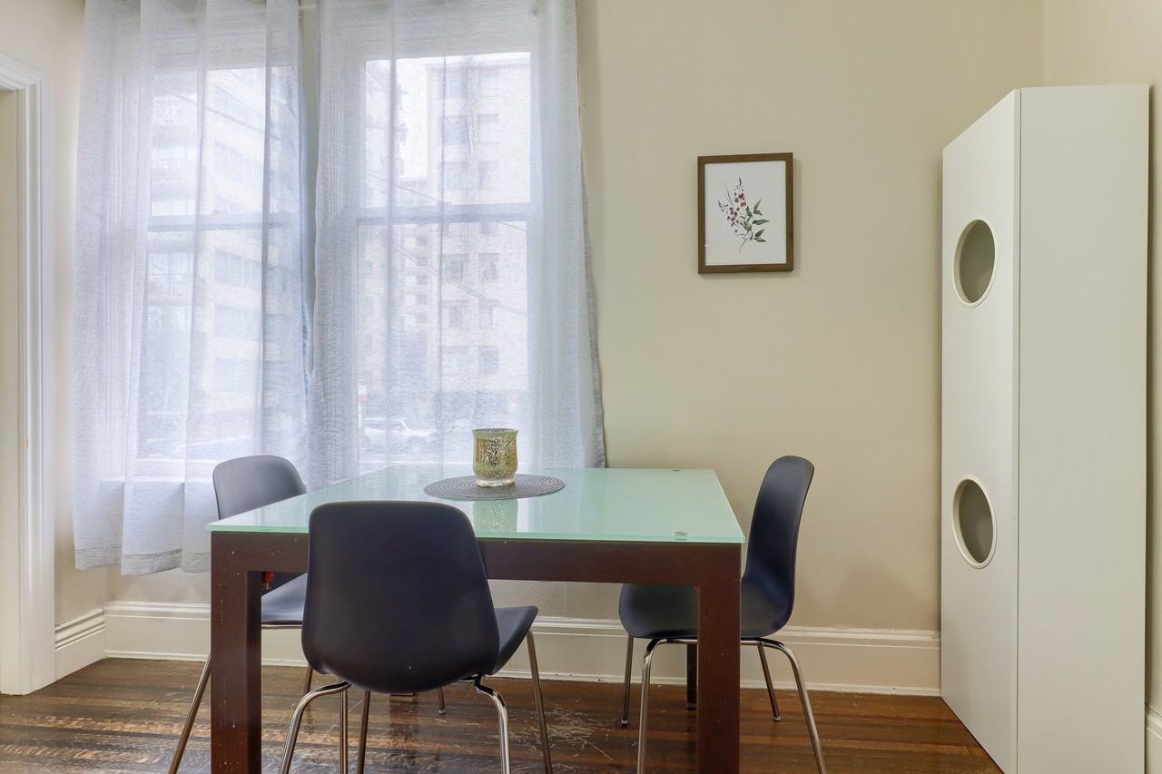 935 Jervis Street #6 - Photo 3 of 15