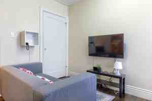 featured image of 935 Jervis Street #6
