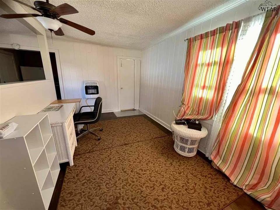 2115 Tilden St - Photo 2 of 6